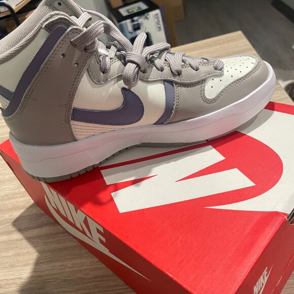 Nike Dunk High Up Size 7.5 (Women's)/6 (Men's) - Picture 6 of 12